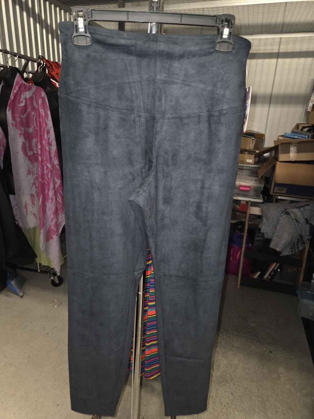 NWT YUMMIE FAUX SUEDE SHAPING LEGGING YT2-565 XL in BLACK - Picture 5 of 7